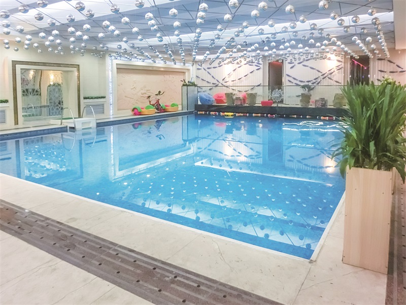 Ӿѭˮóͷװ,Ӿˮóͷװ